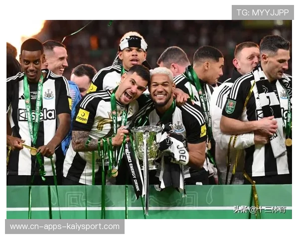 曼联的转会名单中出现多名速度型边锋选择，曼联转会记录